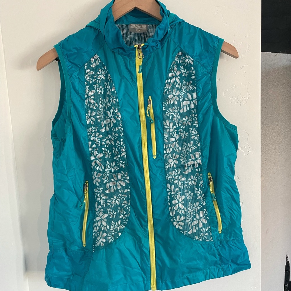 Women's Packable Vest Size S Lightweight Full Zip Running Hiking Hooded Jacket